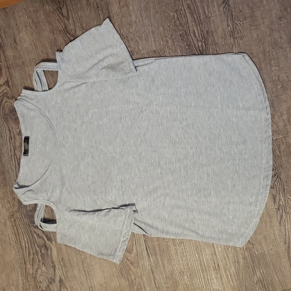 NWOT  Grey Cold Shoulder Shirt - Picture 1 of 6